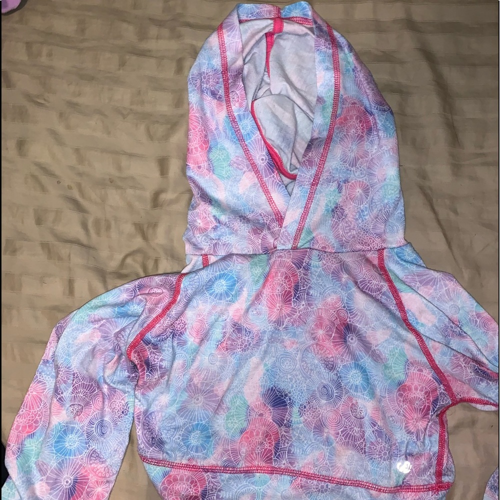 Little girl crop too ( with hoodie ) 💙